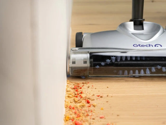 Close up on edge cleaning sweeper brushes on the SW02 carpet sweeper.